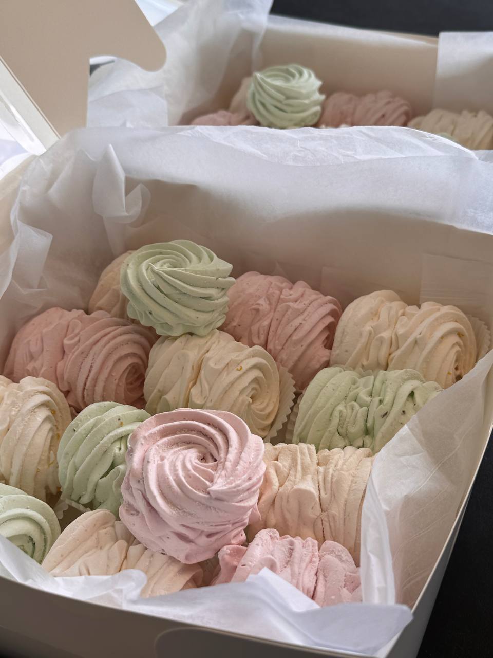 Large Box Assorted Marshmallow (Zephyr) Swirls (12 pcs)