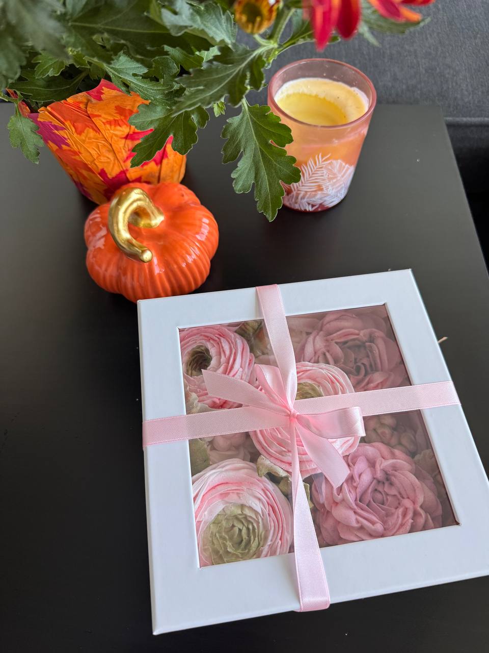 Marshmallow Flower Box – 20×20 cm