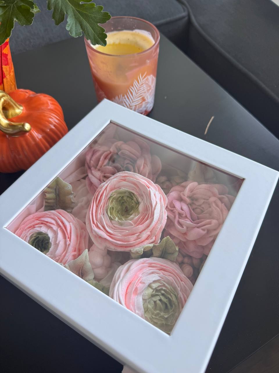 Marshmallow Flower Box – 20×20 cm