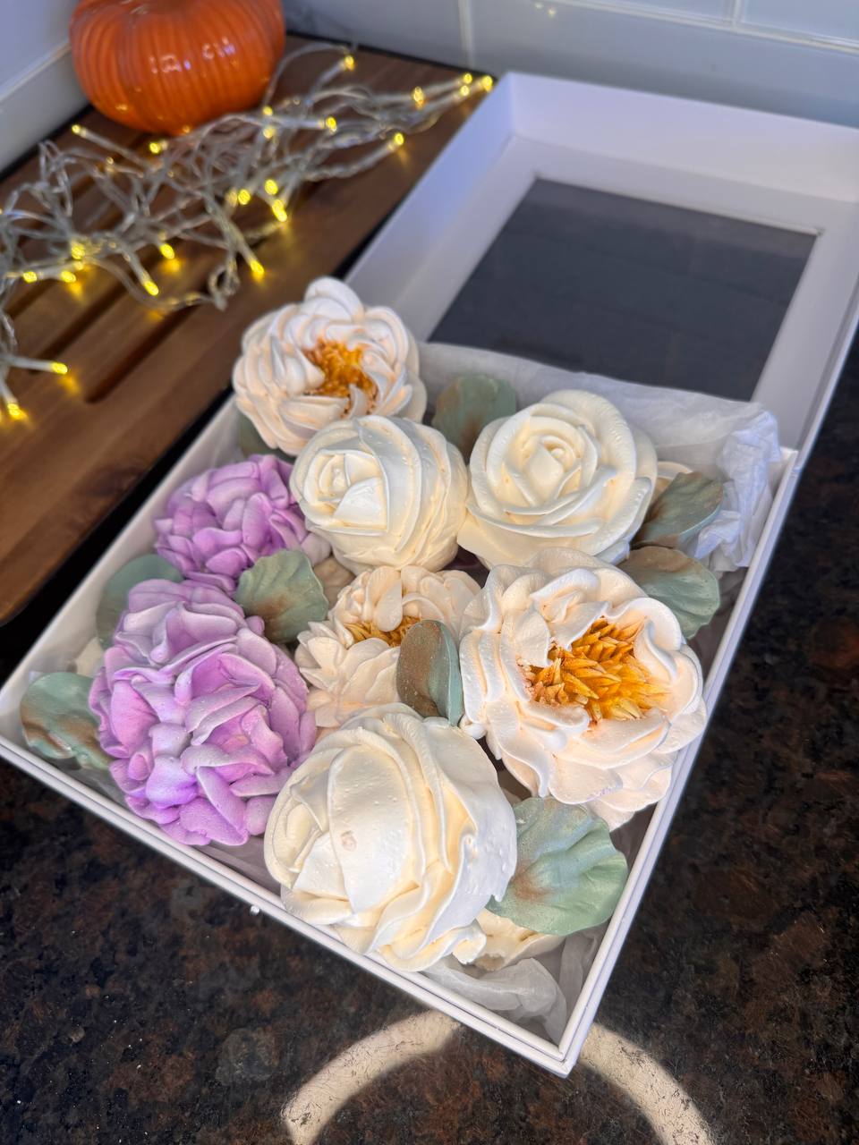 Marshmallow Flower Box – 20×20 cm (lilac)